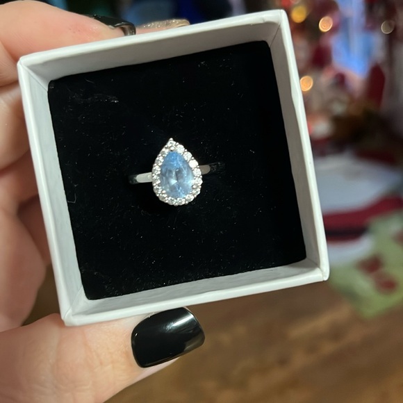 Pear Shaped Sterling Silver .925 Ring - Picture 1 of 3